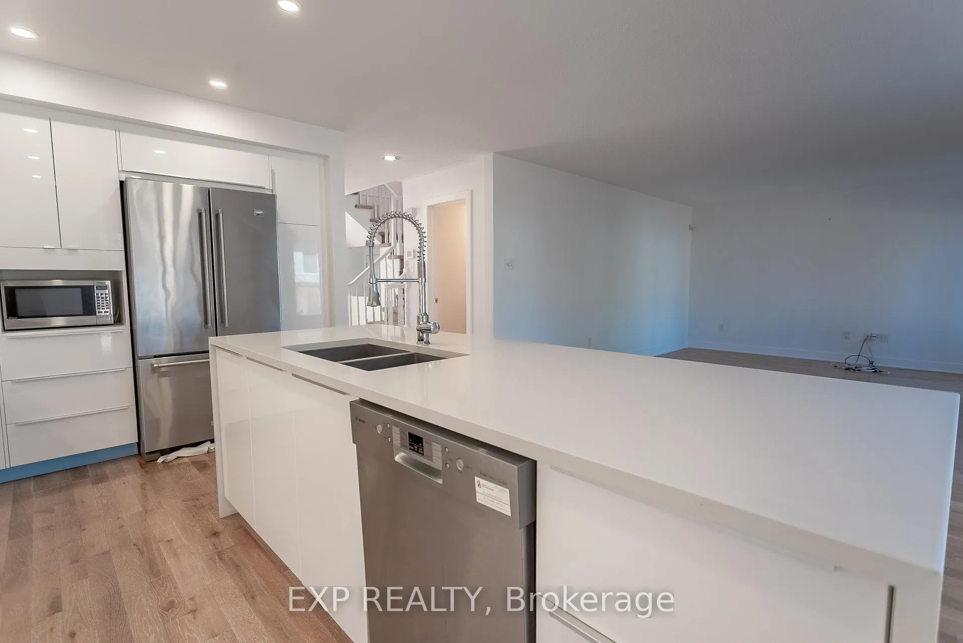 Photo 20 of 28 Chartwell Avenue, Ottawa, Craig Henry/Woodvale — HOMEH
