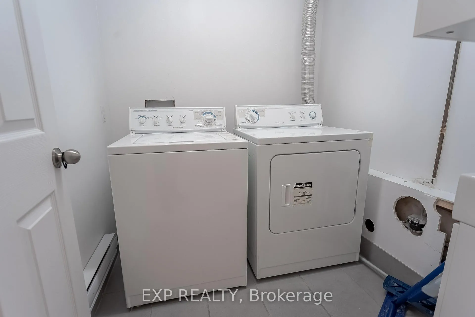 Photo 32 of 28 Chartwell Avenue, Ottawa, Craig Henry/Woodvale — HOMEH