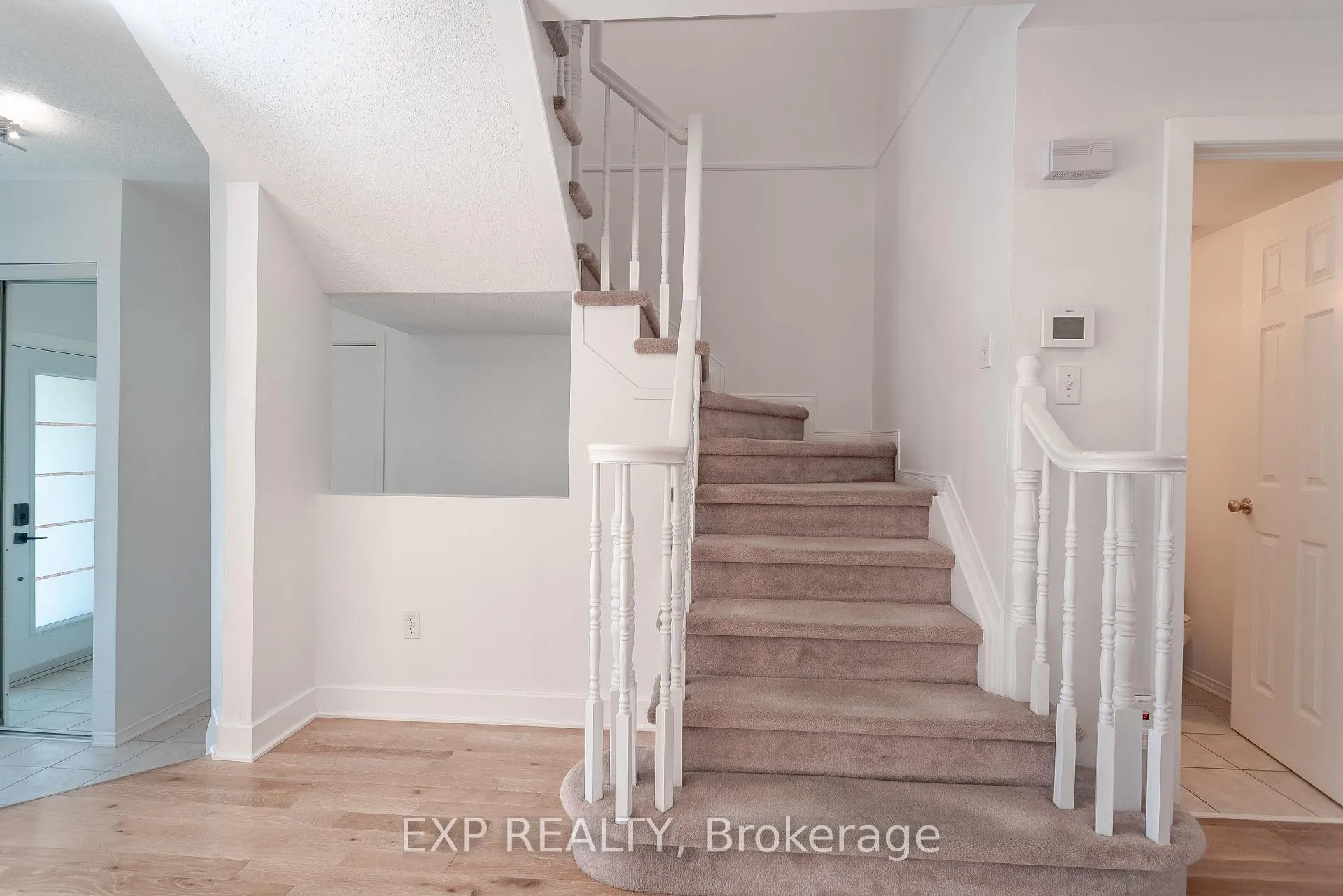 Photo 34 of 28 Chartwell Avenue, Ottawa, Craig Henry/Woodvale — HOMEH