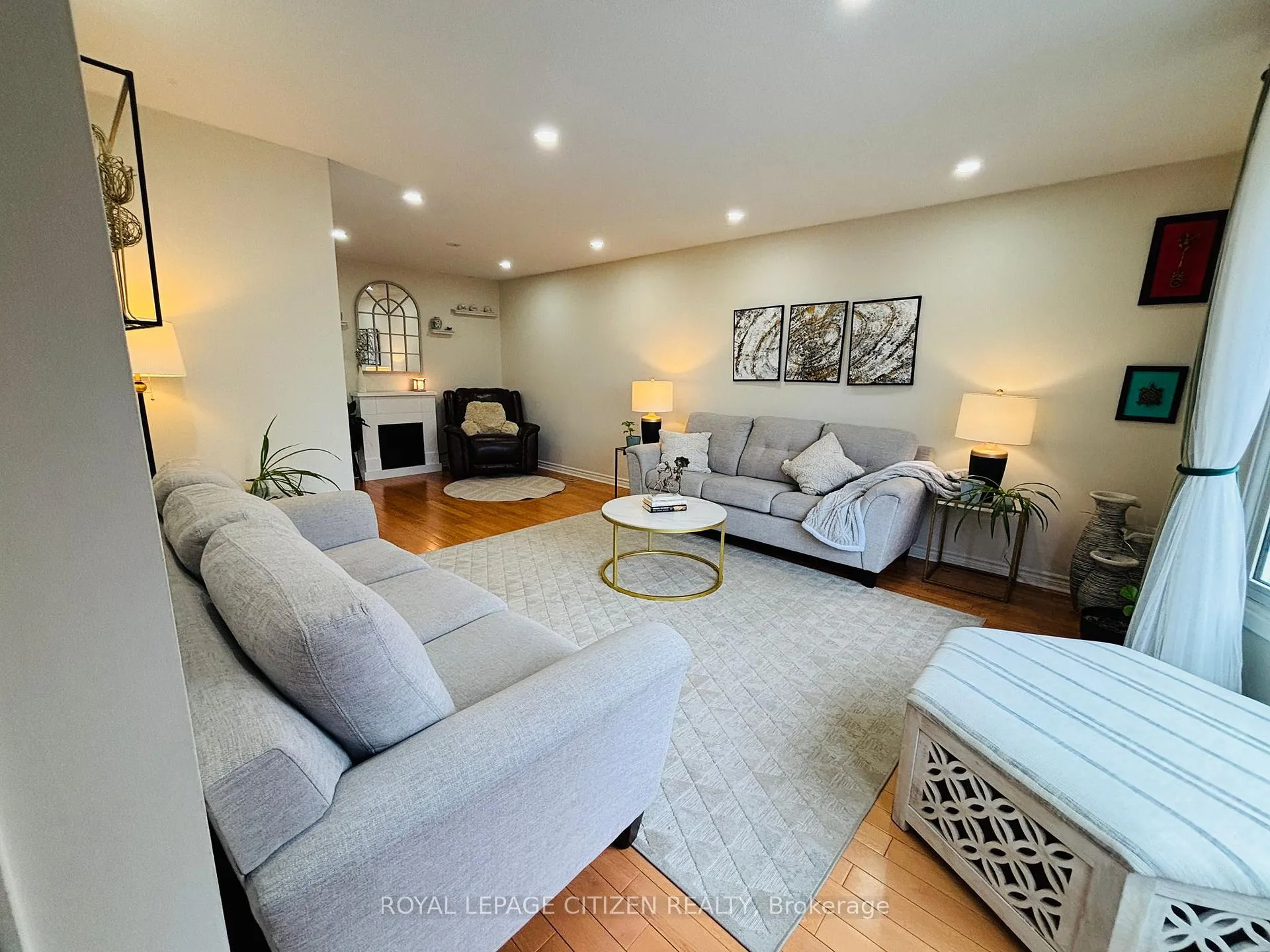 Photo 6 of 229 Glen Hill Drive, Whitby, Blue Grass Meadows — HOMEH