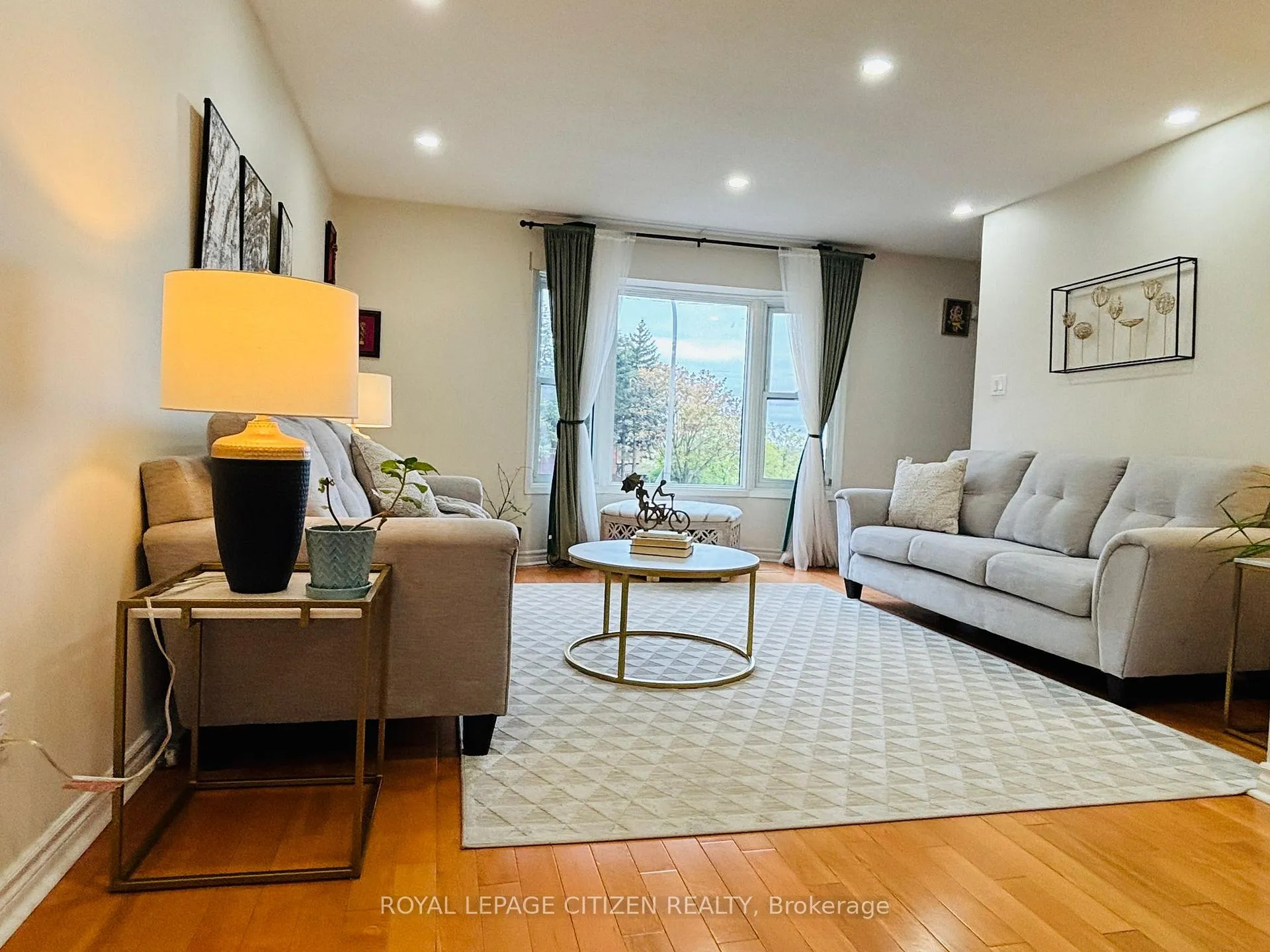 Photo 7 of 229 Glen Hill Drive, Whitby, Blue Grass Meadows — HOMEH