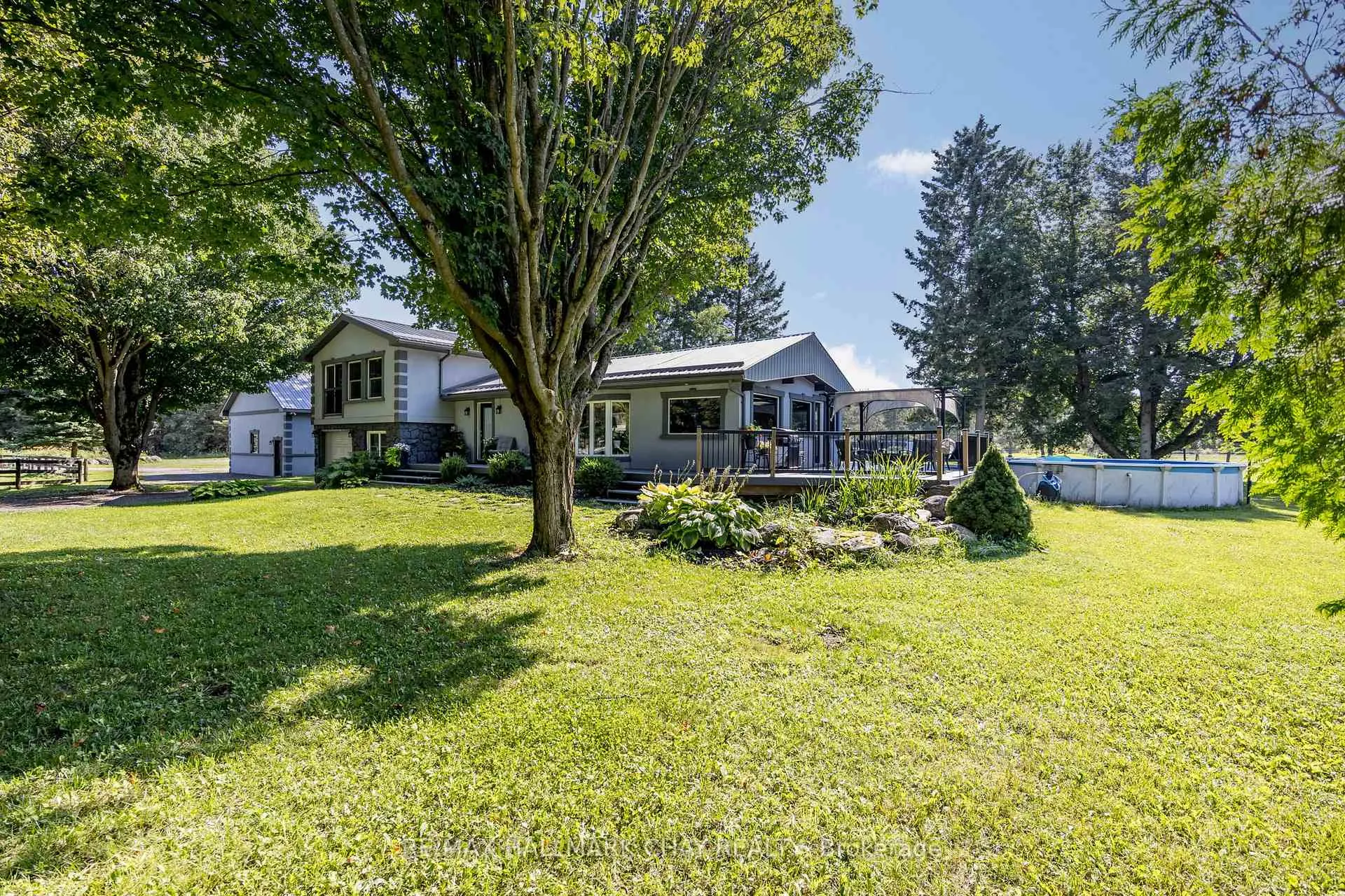 Photo 2 of 1398 Old Second Road N, Springwater, Rural Springwater — HOMEH