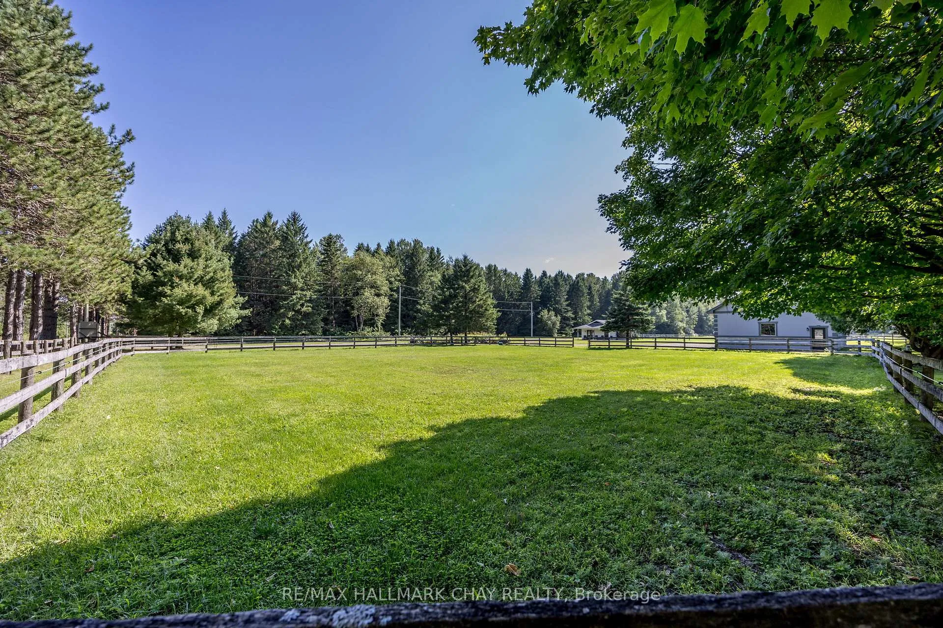 Photo 3 of 1398 Old Second Road N, Springwater, Rural Springwater — HOMEH