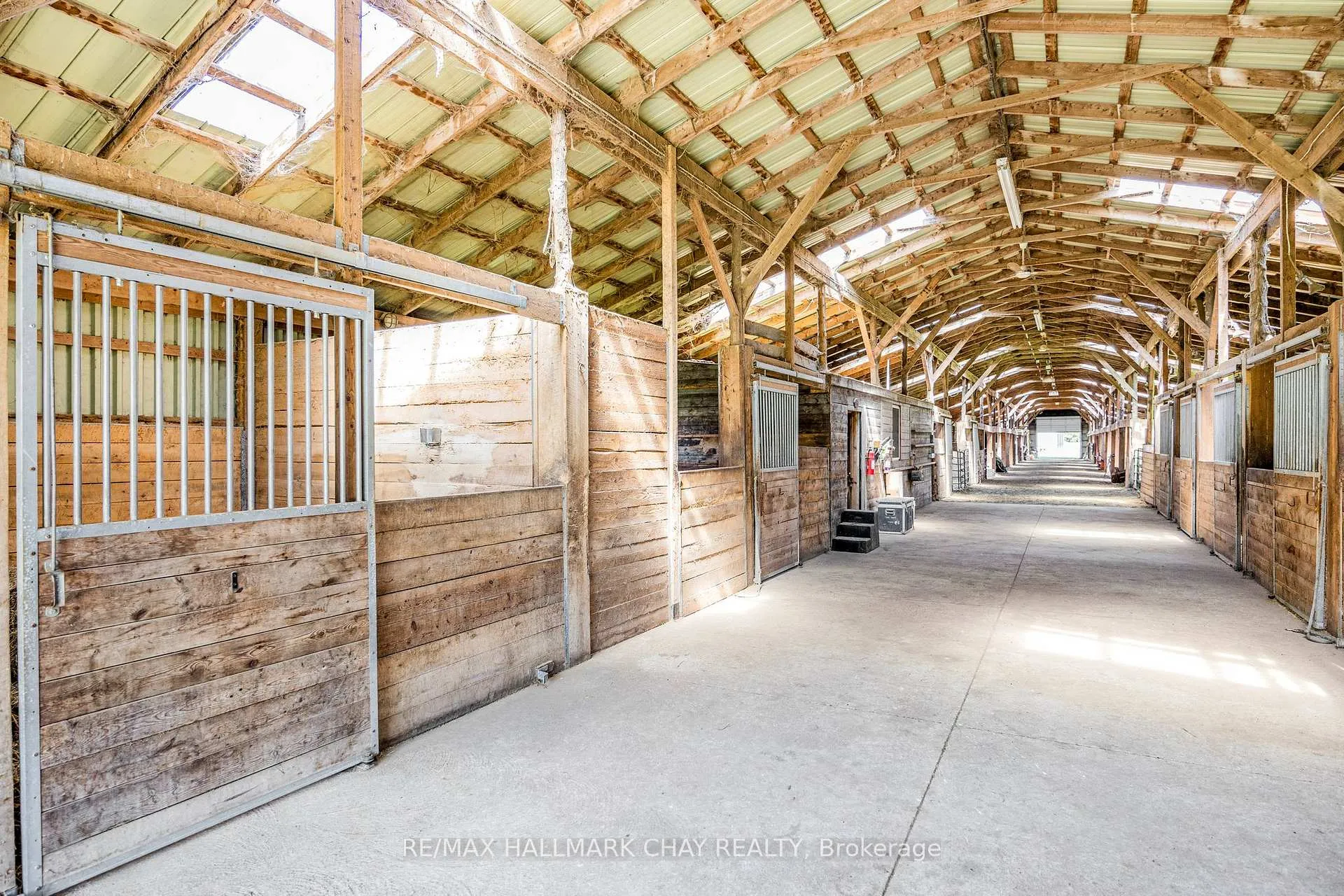 Photo 25 of 1398 Old Second Road N, Springwater, Rural Springwater — HOMEH