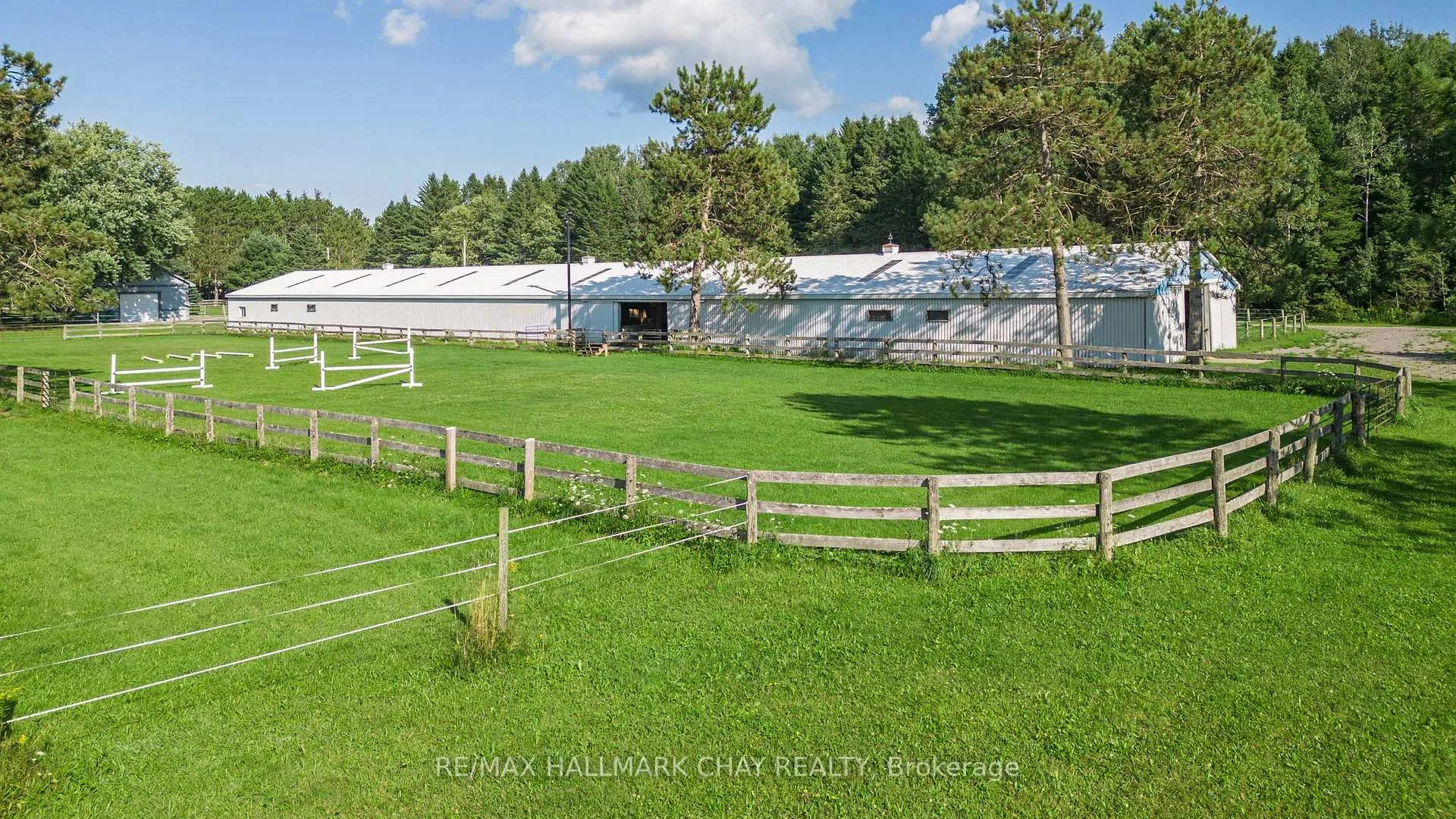 Photo 36 of 1398 Old Second Road N, Springwater, Rural Springwater — HOMEH