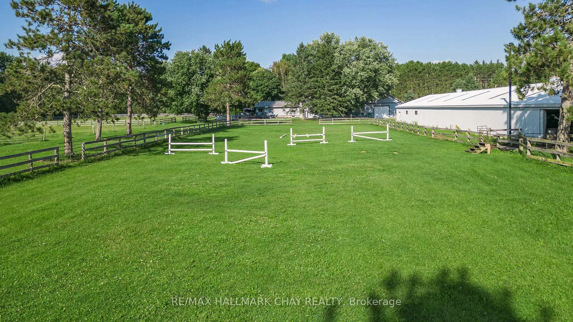 Photo 37 of 1398 Old Second Road N, Springwater, Rural Springwater — HOMEH