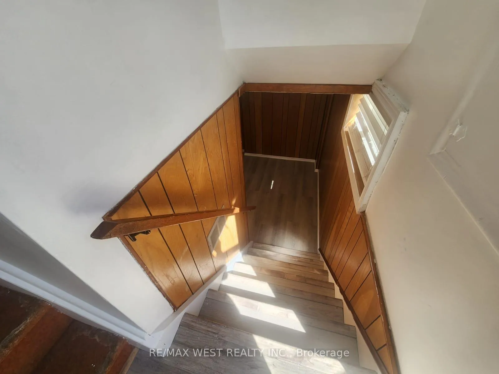 Photo 4 of Unit Basement, 5 Ludgate Drive, Etobicoke, Rexdale-Kipling — HOMEH