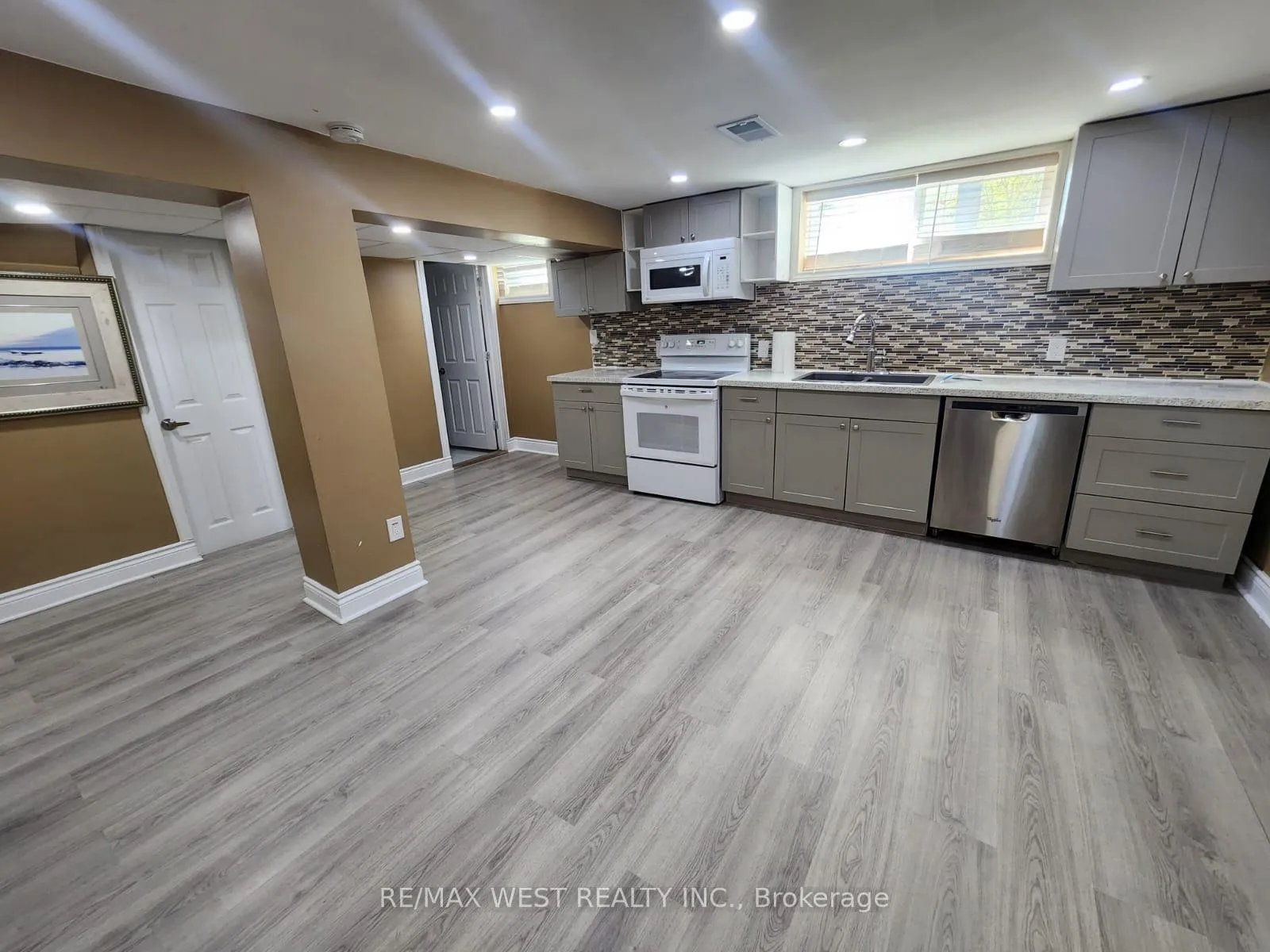 Photo 7 of Unit Basement, 5 Ludgate Drive, Etobicoke, Rexdale-Kipling — HOMEH