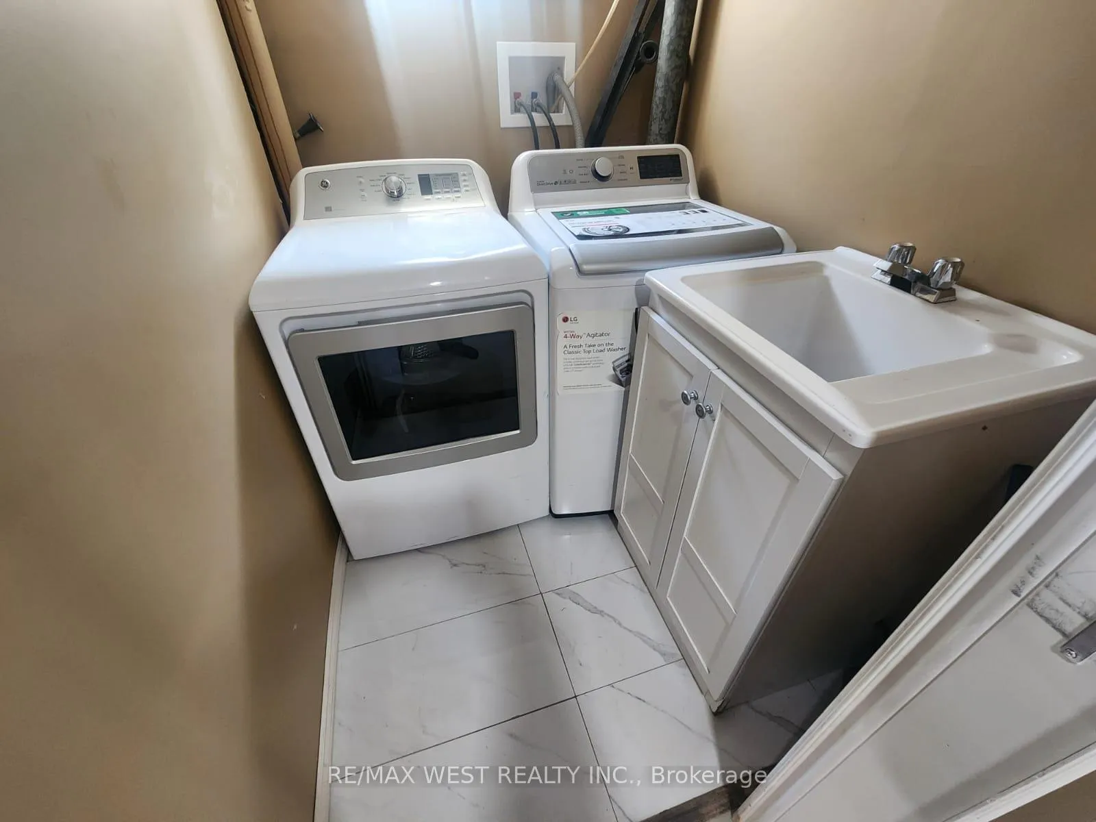Photo 14 of Unit Basement, 5 Ludgate Drive, Etobicoke, Rexdale-Kipling — HOMEH