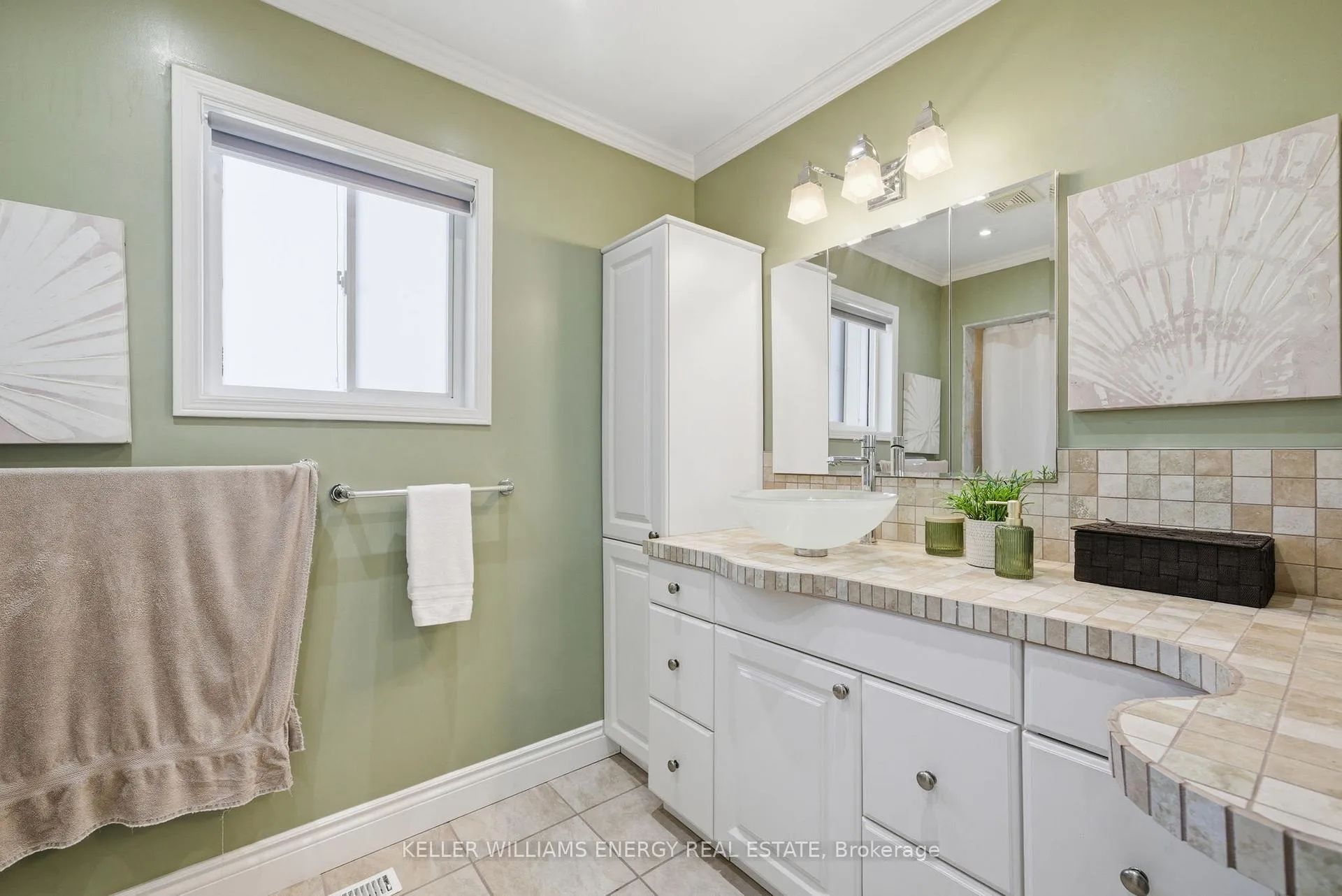 Photo 14 of 1075 Ridgemount Boulevard, Oshawa, Pinecrest — HOMEH