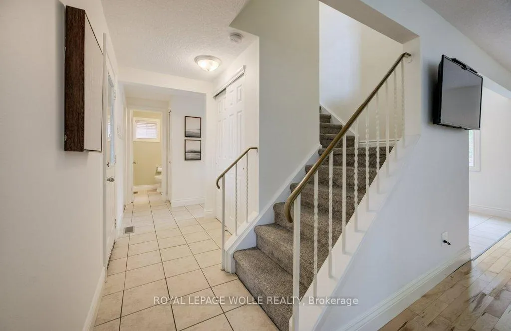 Photo 5 of 106 Parkland Crescent, Waterloo — HOMEH