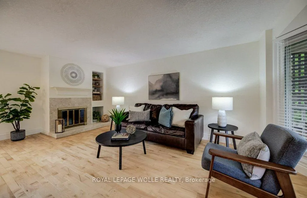 Photo 6 of 106 Parkland Crescent, Waterloo — HOMEH