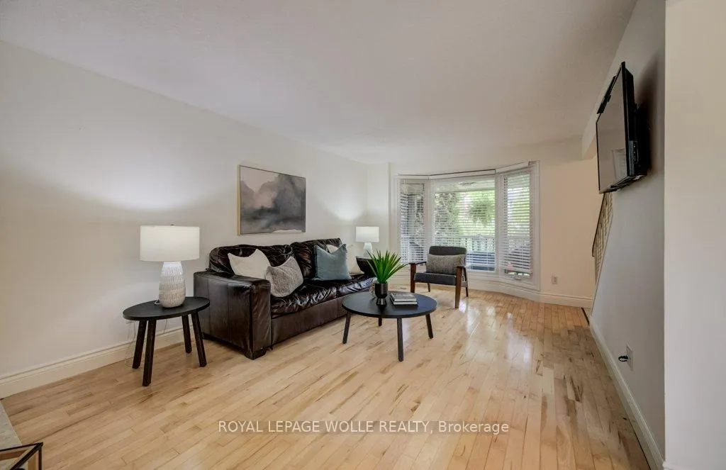 Photo 7 of 106 Parkland Crescent, Waterloo — HOMEH