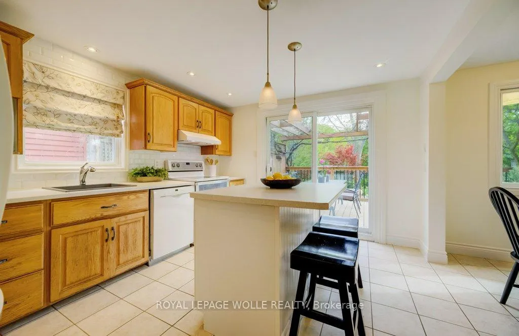 Photo 13 of 106 Parkland Crescent, Waterloo — HOMEH