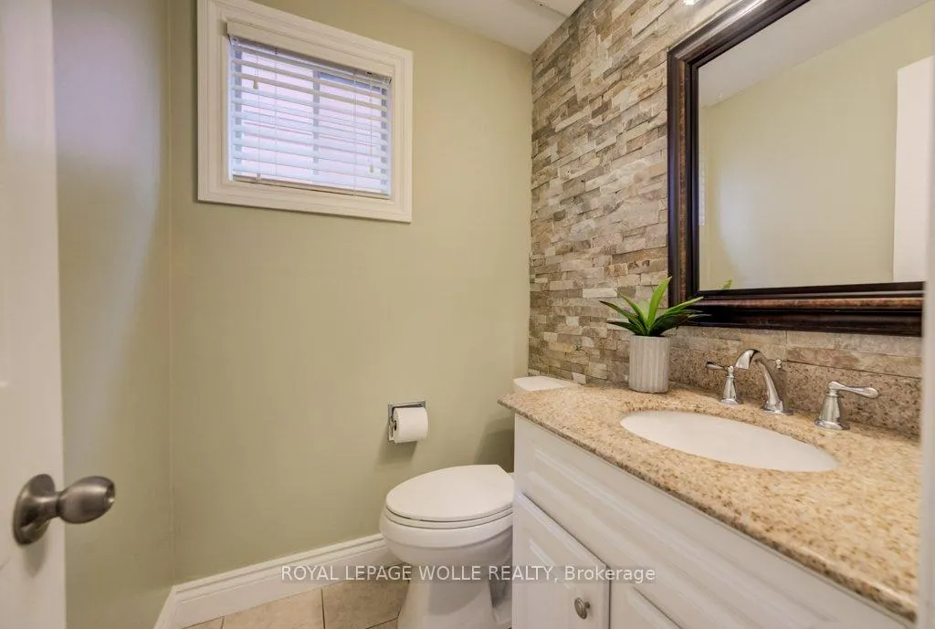 Photo 17 of 106 Parkland Crescent, Waterloo — HOMEH