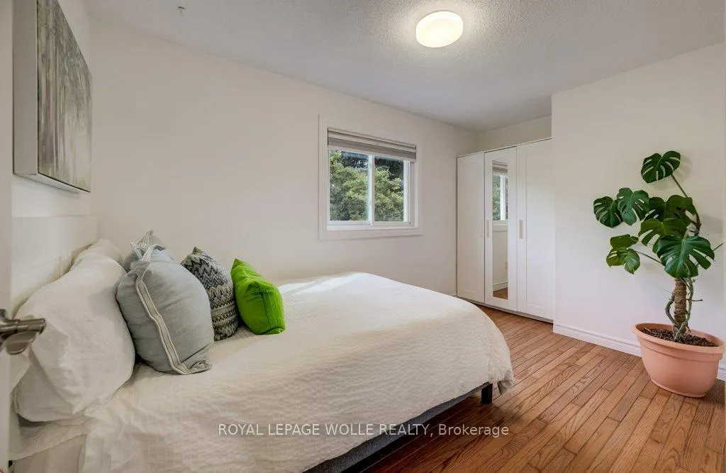 Photo 18 of 106 Parkland Crescent, Waterloo — HOMEH