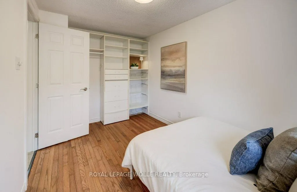 Photo 20 of 106 Parkland Crescent, Waterloo — HOMEH