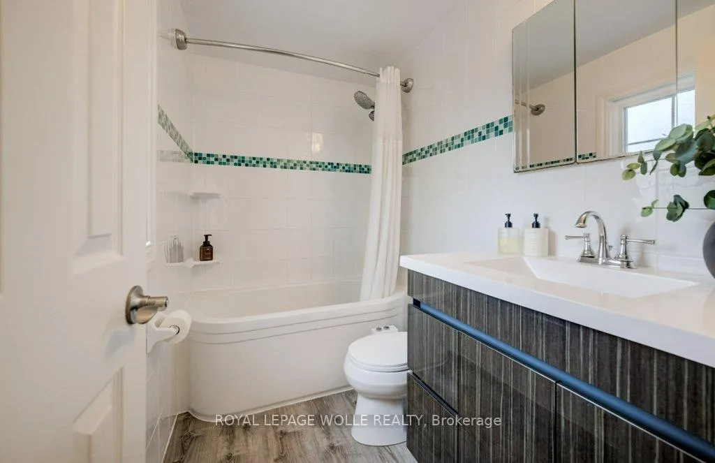 Photo 21 of 106 Parkland Crescent, Waterloo — HOMEH