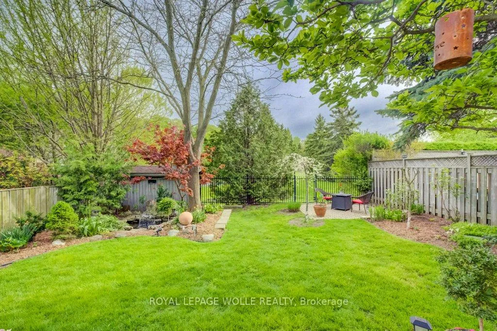 Photo 33 of 106 Parkland Crescent, Waterloo — HOMEH