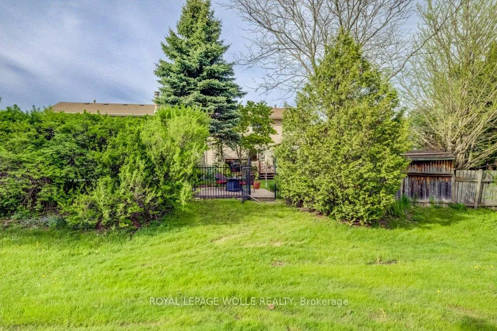 Photo 41 of 106 Parkland Crescent, Waterloo — HOMEH