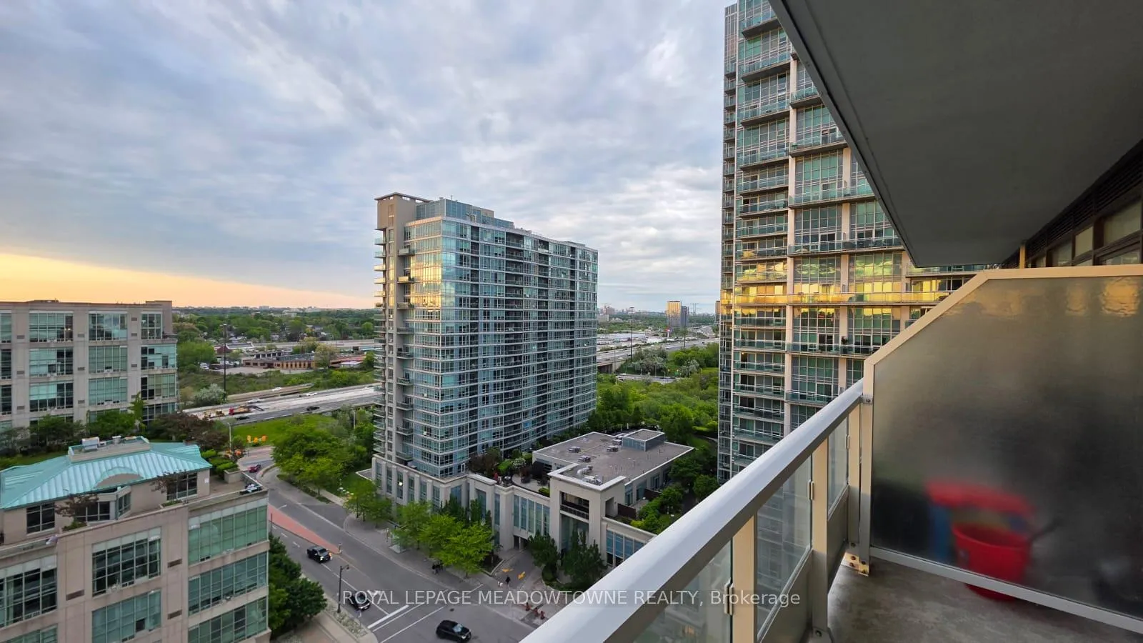 Photo 12 of Unit 1511, 251 Manitoba Street, Etobicoke, Mimico — HOMEH
