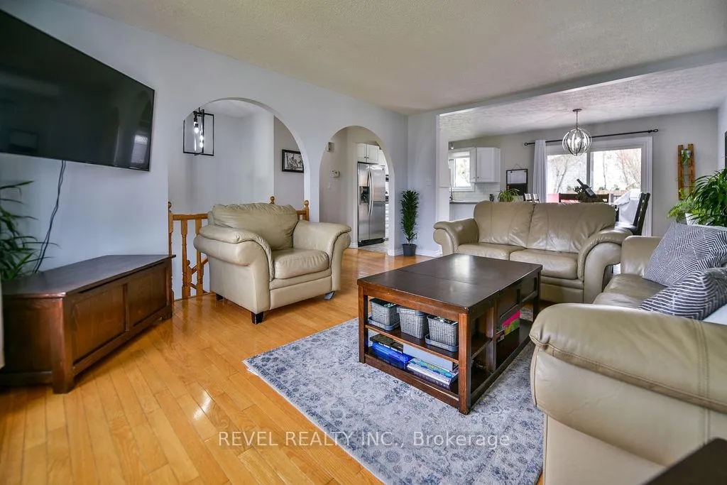 Photo 3 of 634 Tamarack Street, Timmins, TNE - North — HOMEH
