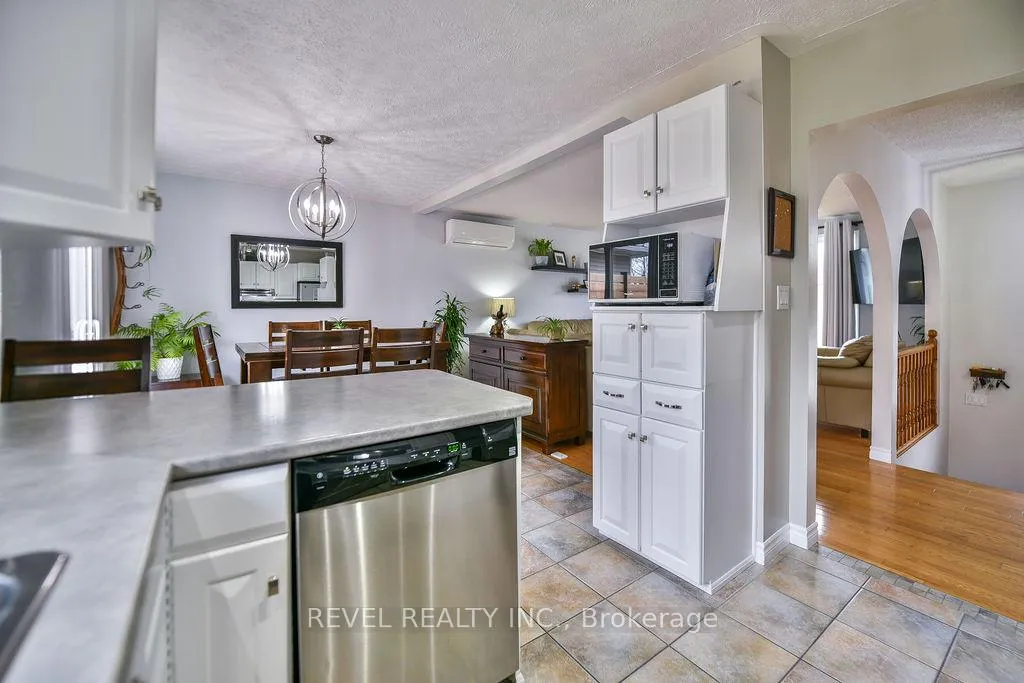 Photo 8 of 634 Tamarack Street, Timmins, TNE - North — HOMEH