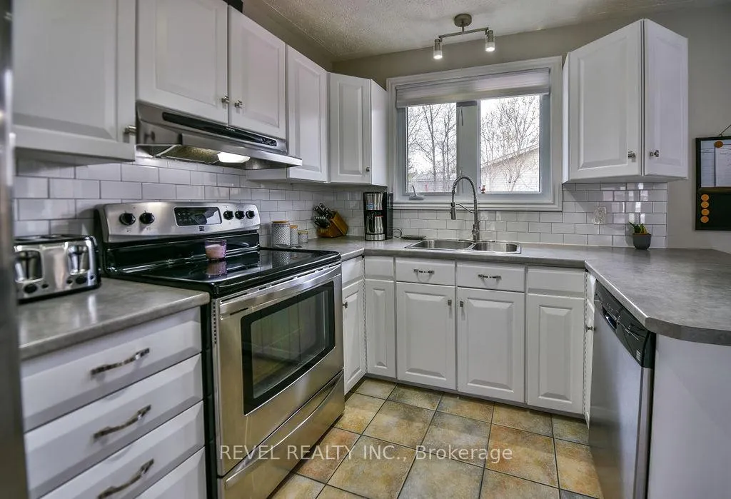 Photo 13 of 634 Tamarack Street, Timmins, TNE - North — HOMEH