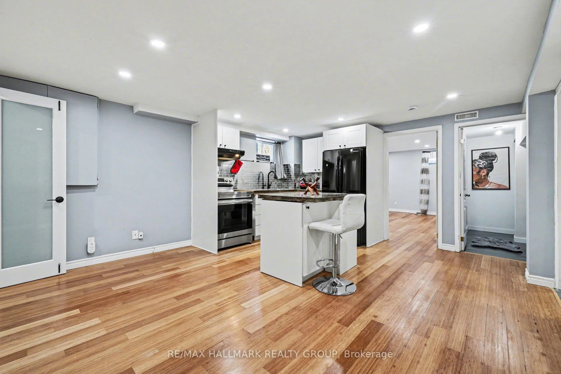 Photo 5 of Unit B, 1307 Vancouver Avenue, Ottawa, Ellwood — HOMEH