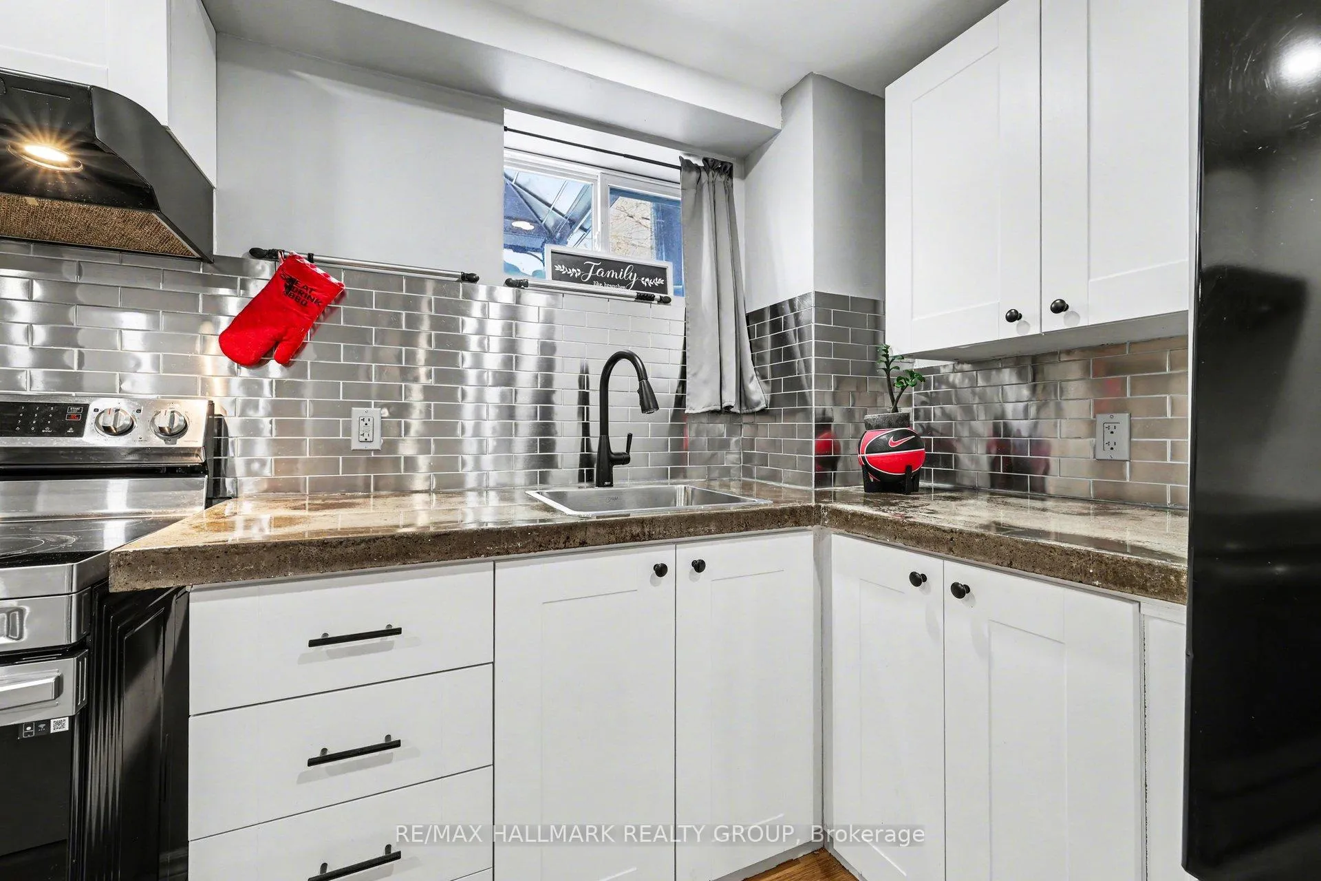 Photo 10 of Unit B, 1307 Vancouver Avenue, Ottawa, Ellwood — HOMEH