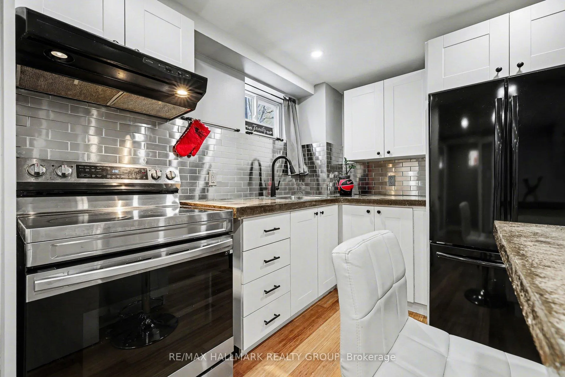 Photo 11 of Unit B, 1307 Vancouver Avenue, Ottawa, Ellwood — HOMEH