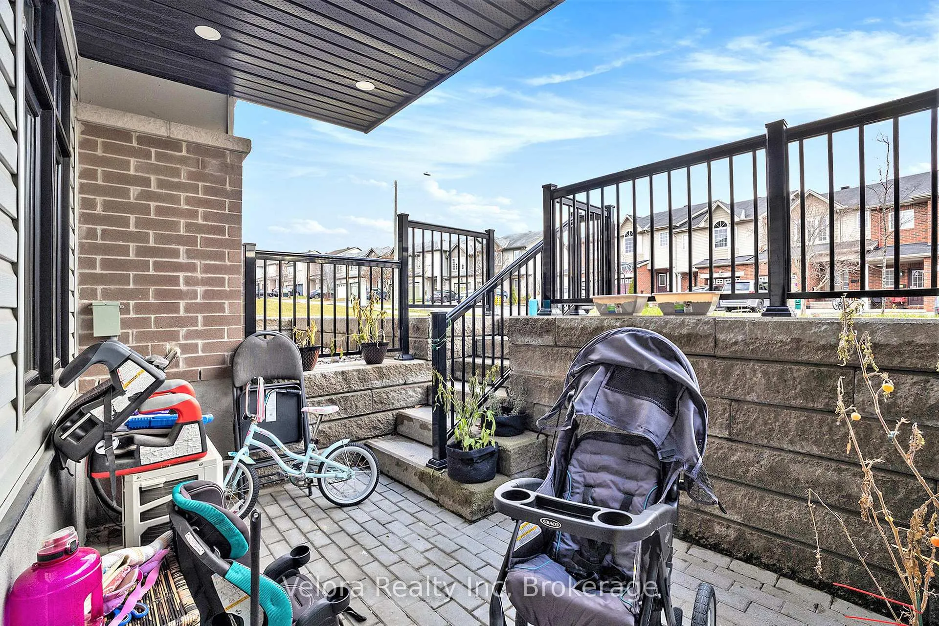 Photo 12 of Unit E, 390 Rolling Meadow Crescent E, Ottawa, Mer Bleue/Bradley Estates/Anderson Park — HOMEH
