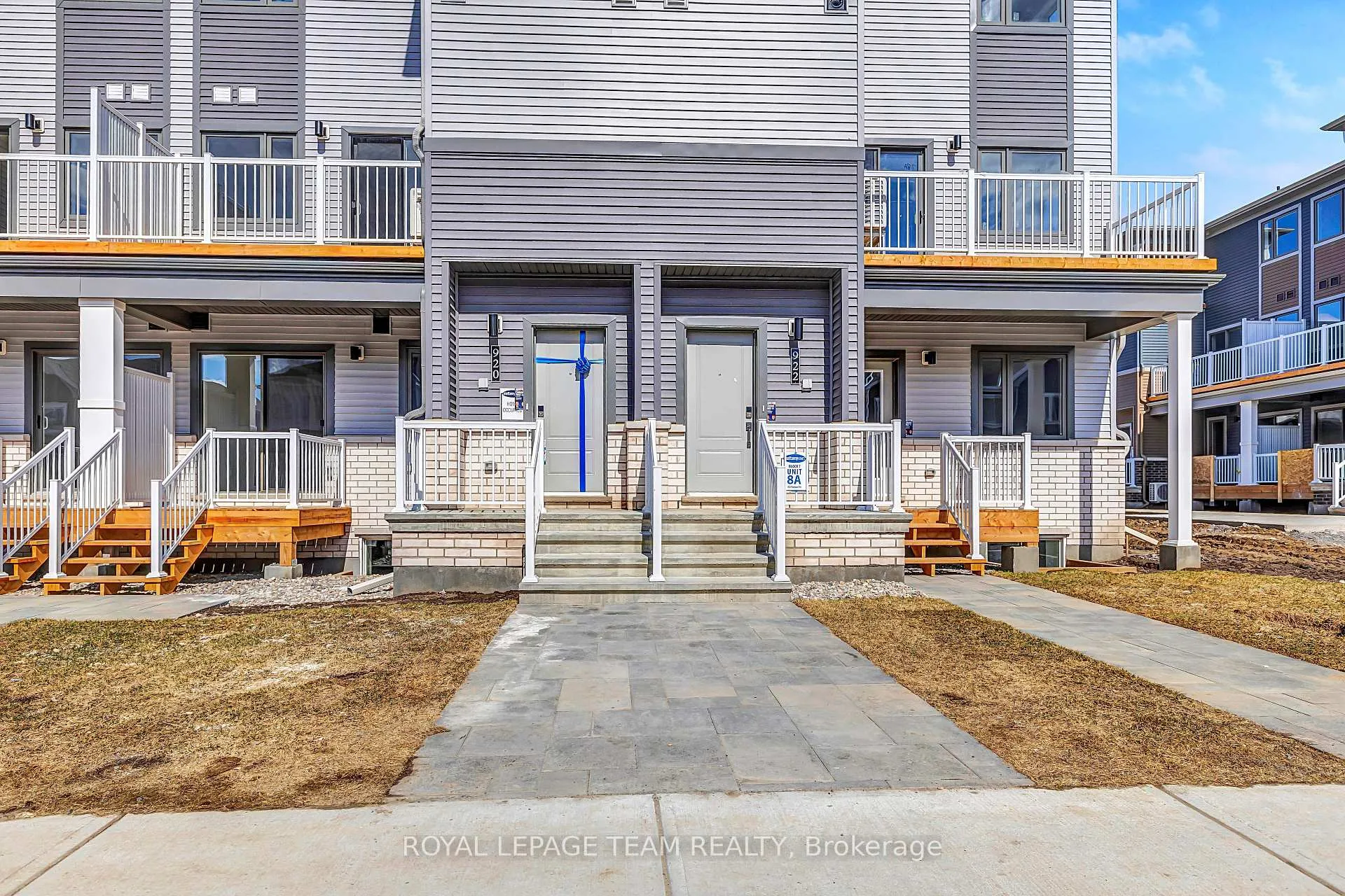 Photo 2 of 920 Parnian Private, Ottawa, Barrhaven - Half Moon Bay — HOMEH
