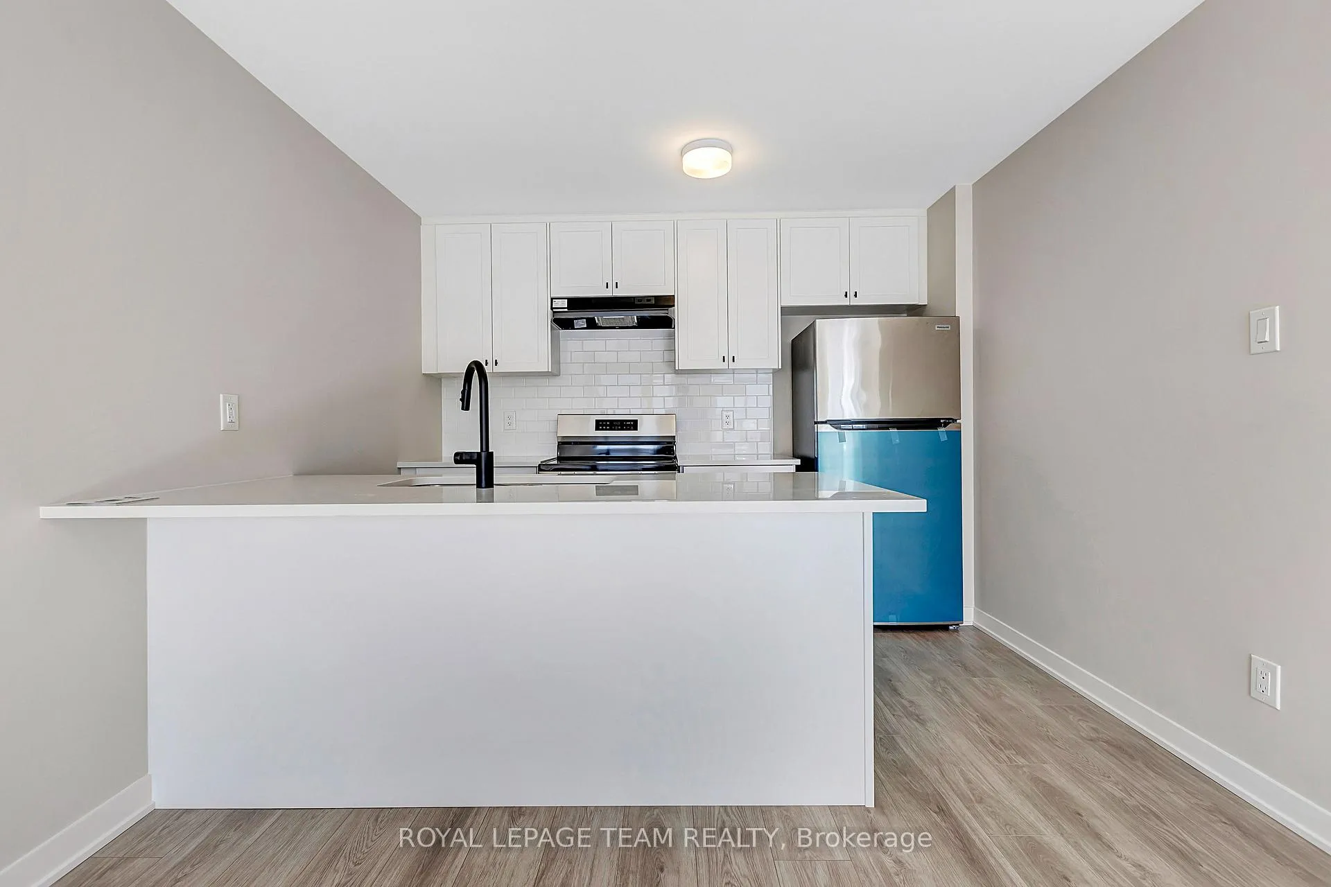 Photo 5 of 920 Parnian Private, Ottawa, Barrhaven - Half Moon Bay — HOMEH
