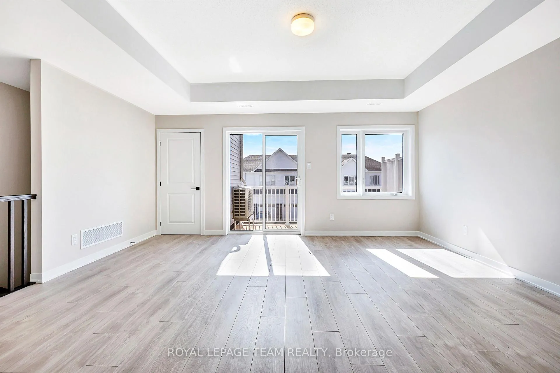 Photo 9 of 920 Parnian Private, Ottawa, Barrhaven - Half Moon Bay — HOMEH