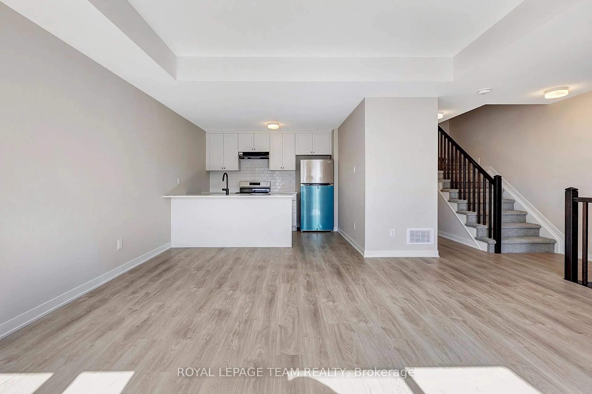 Photo 11 of 920 Parnian Private, Ottawa, Barrhaven - Half Moon Bay — HOMEH