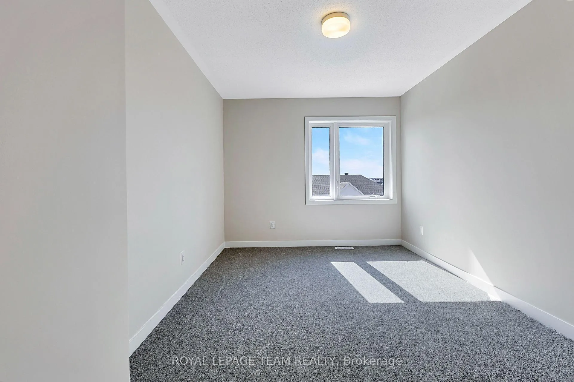 Photo 13 of 920 Parnian Private, Ottawa, Barrhaven - Half Moon Bay — HOMEH