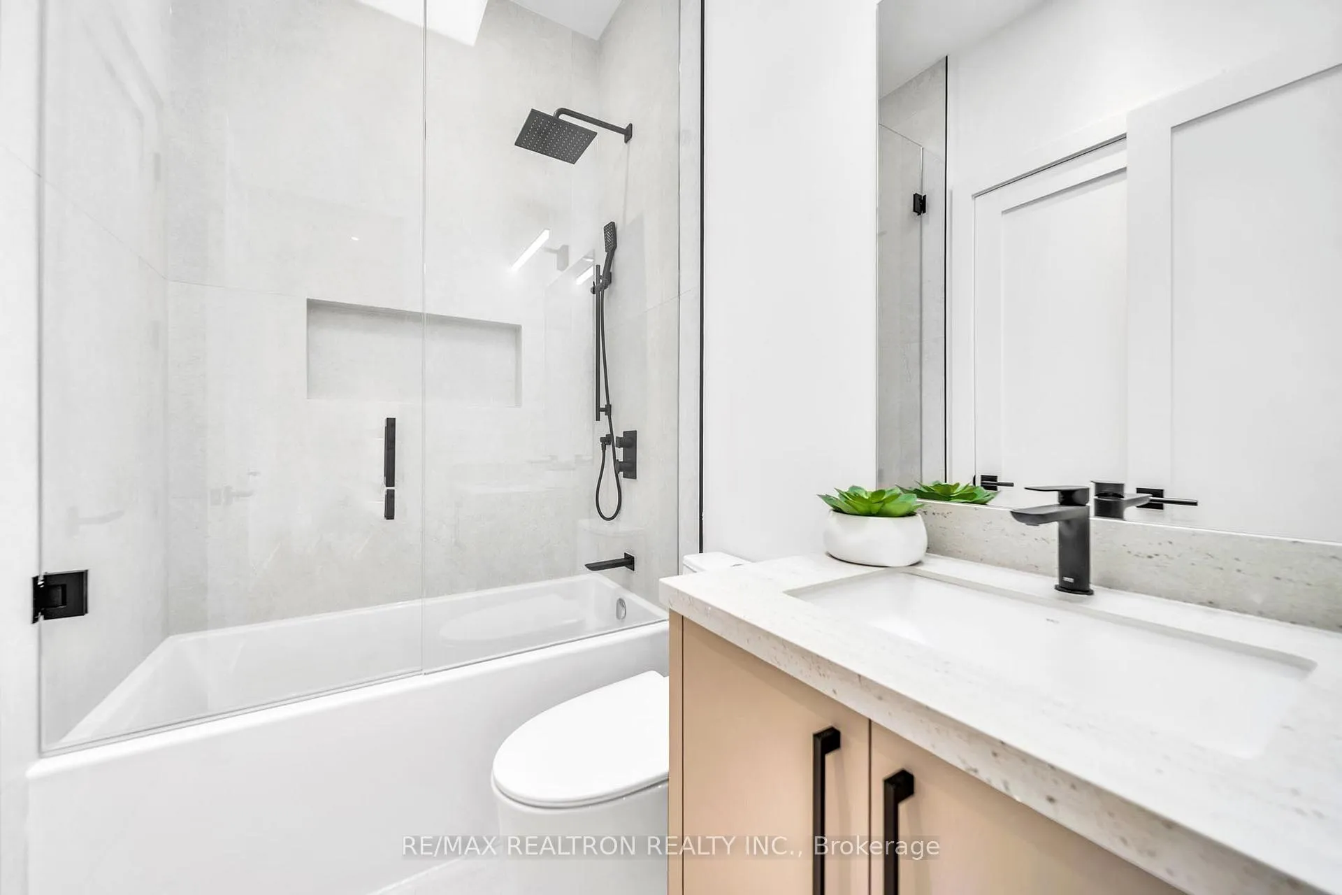 Photo 27 of 315 Arlington Avenue, Toronto, Humewood-Cedarvale — HOMEH