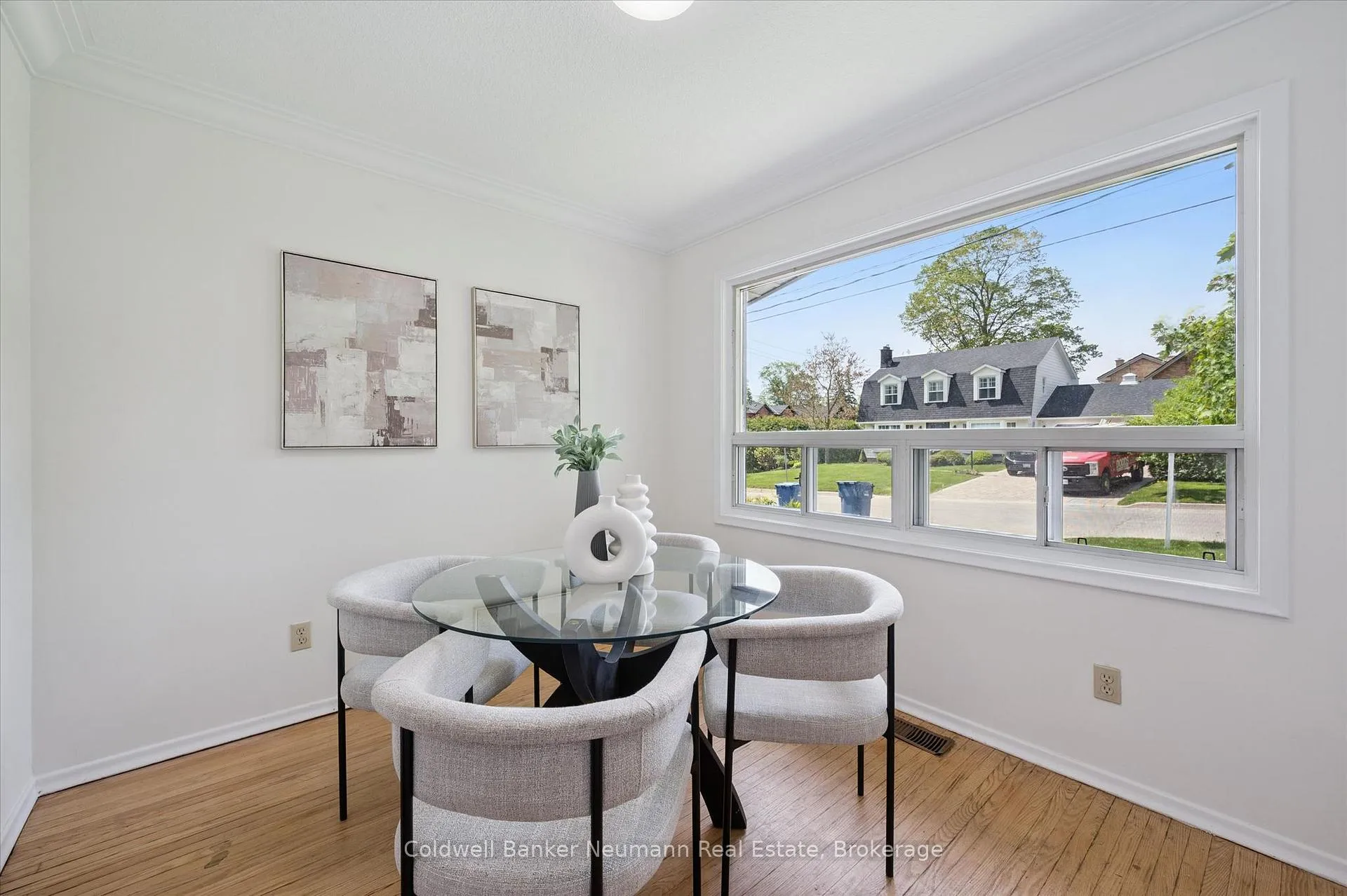 Photo 9 of 40 Fairview Boulevard, Guelph, Dovercliffe Park/Old University — HOMEH
