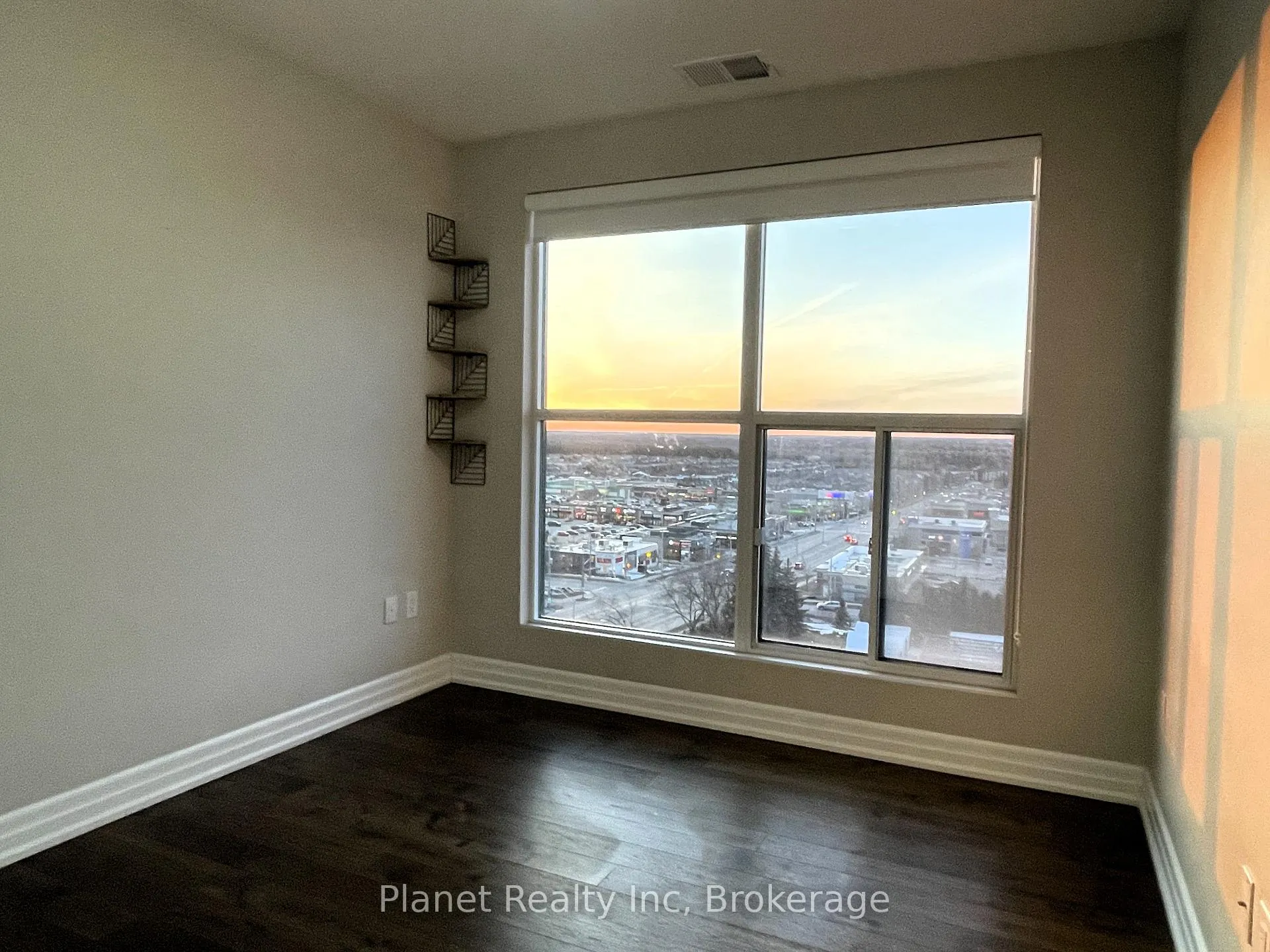 Photo 9 of Unit 806, 1878 Gordon Street, Guelph, Pineridge/Westminster Woods — HOMEH