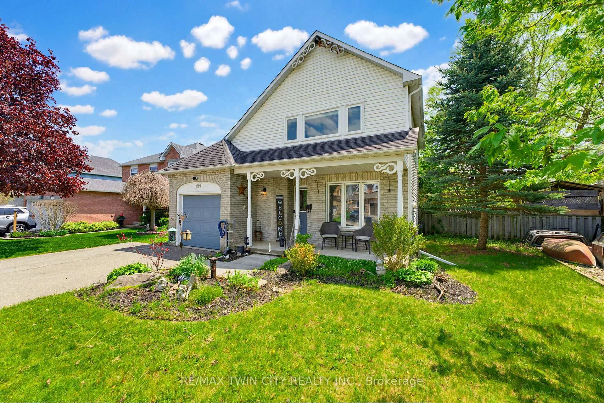 Photo 2 of 219 Inglis Street, North Dumfries — HOMEH