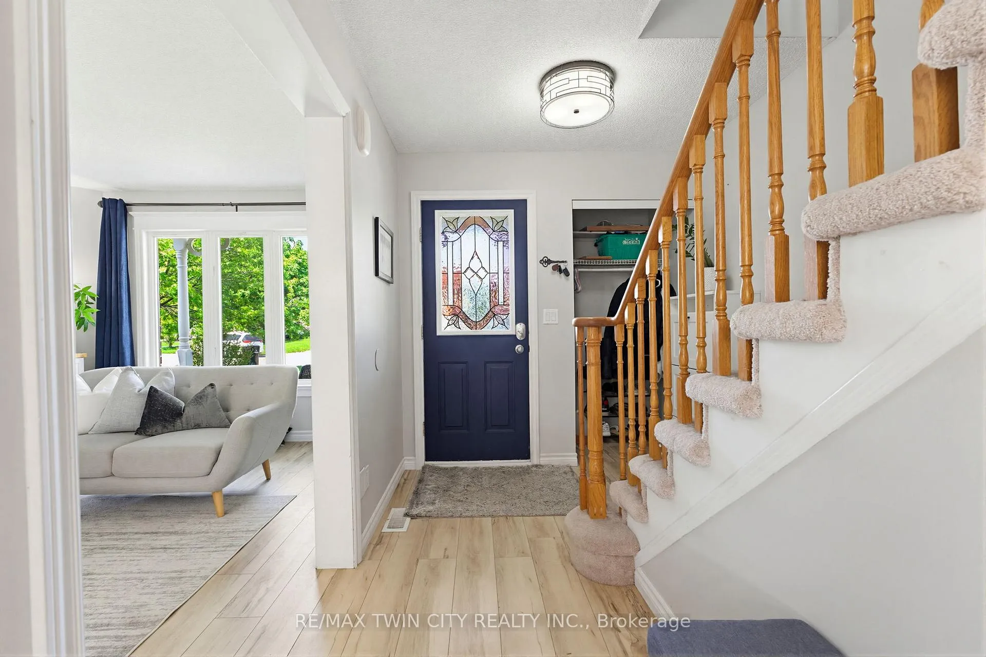 Photo 4 of 219 Inglis Street, North Dumfries — HOMEH
