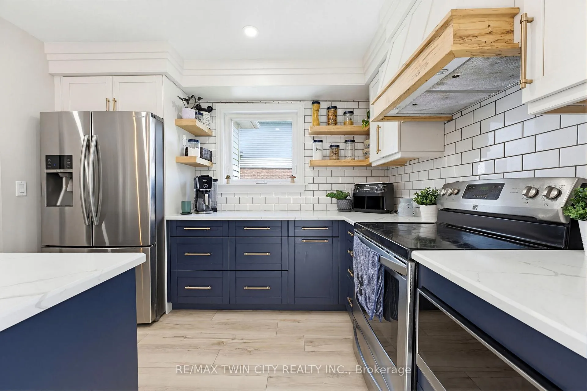 Photo 7 of 219 Inglis Street, North Dumfries — HOMEH