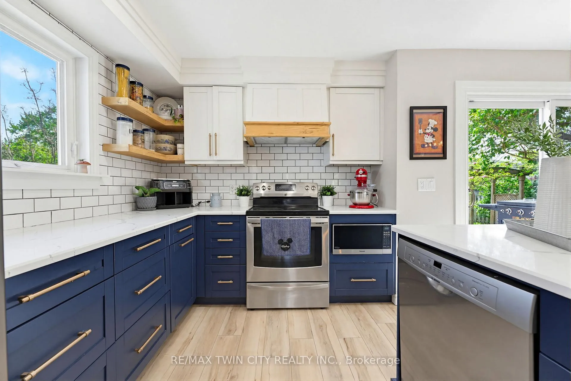 Photo 8 of 219 Inglis Street, North Dumfries — HOMEH