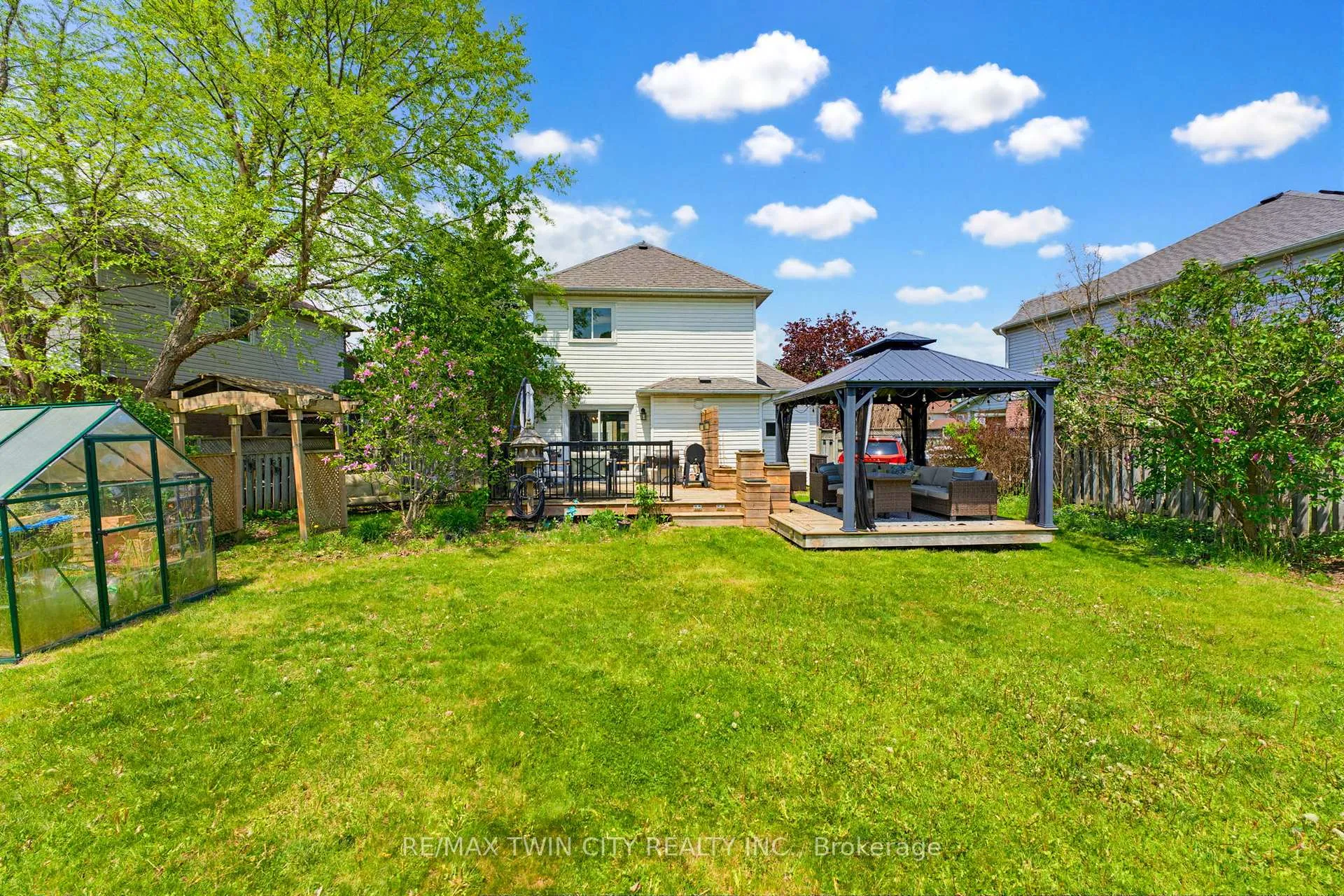 Photo 31 of 219 Inglis Street, North Dumfries — HOMEH