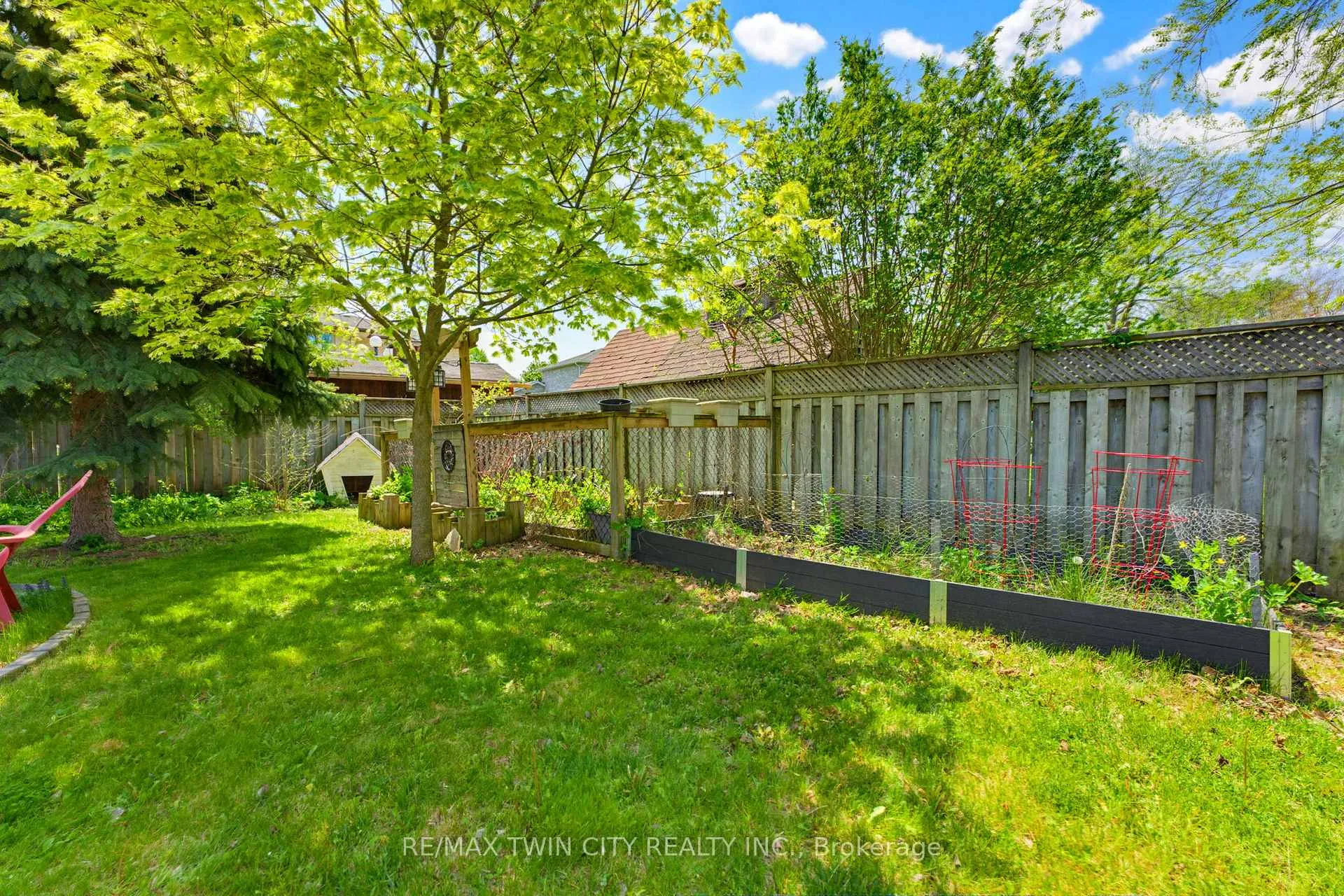 Photo 32 of 219 Inglis Street, North Dumfries — HOMEH