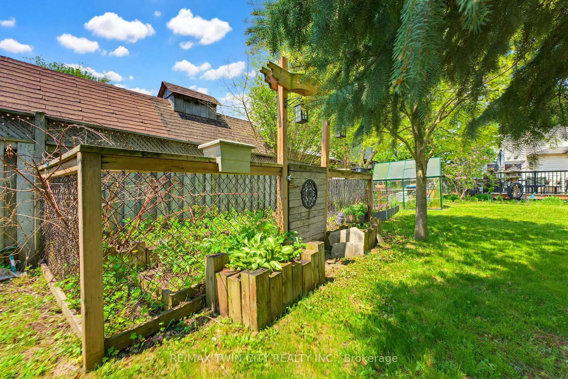 Photo 33 of 219 Inglis Street, North Dumfries — HOMEH