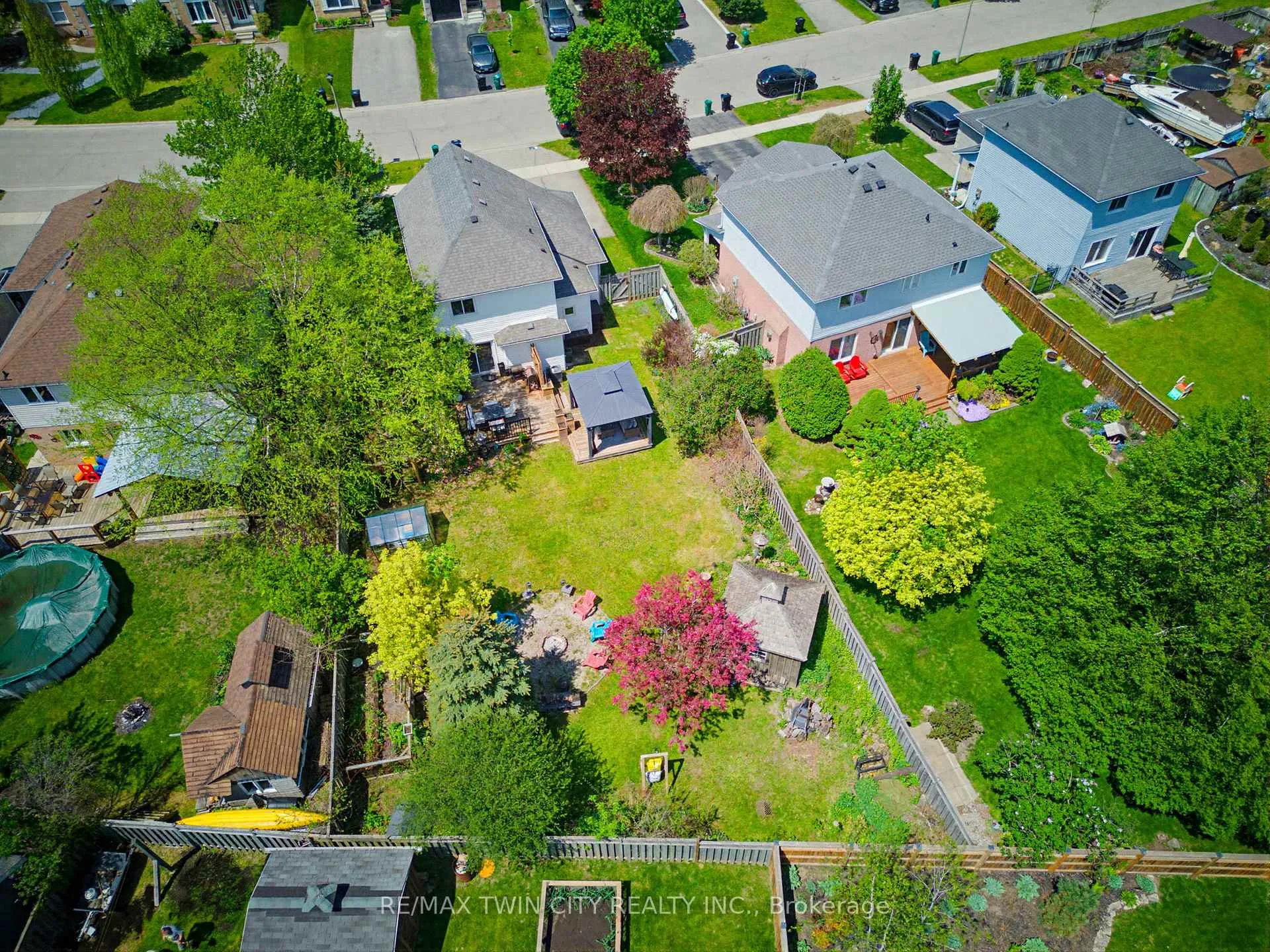 Photo 35 of 219 Inglis Street, North Dumfries — HOMEH