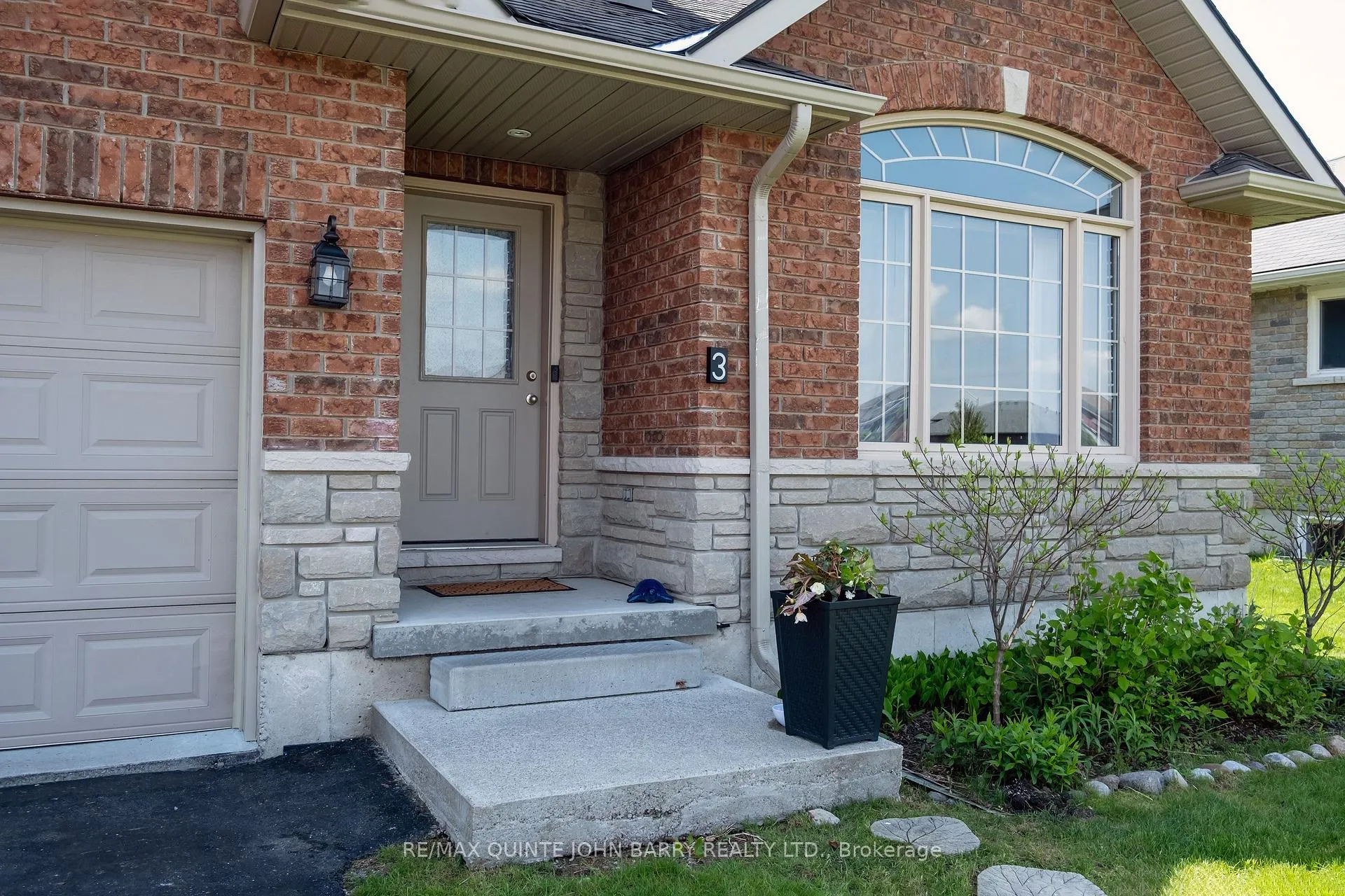 Photo 2 of 3 Spencer Court, Quinte West, Murray Ward — HOMEH