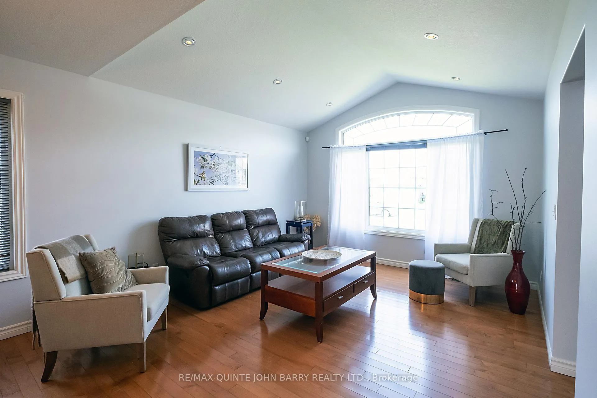 Photo 4 of 3 Spencer Court, Quinte West, Murray Ward — HOMEH